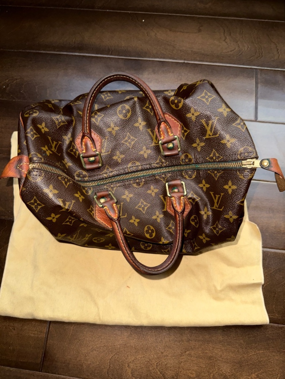 Authentic Louis Vuitton Speedy “35” Brown Monogram Canvas Handbag - Picture 10 of 10